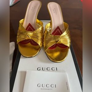 Gucci Crawford Gold Metallic Pump size 37